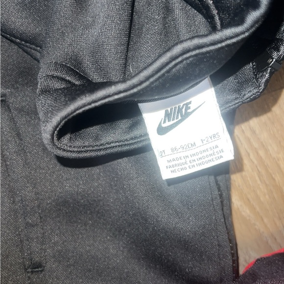 Nike 2T Black and Red Jogger Set - Picture 3 of 3